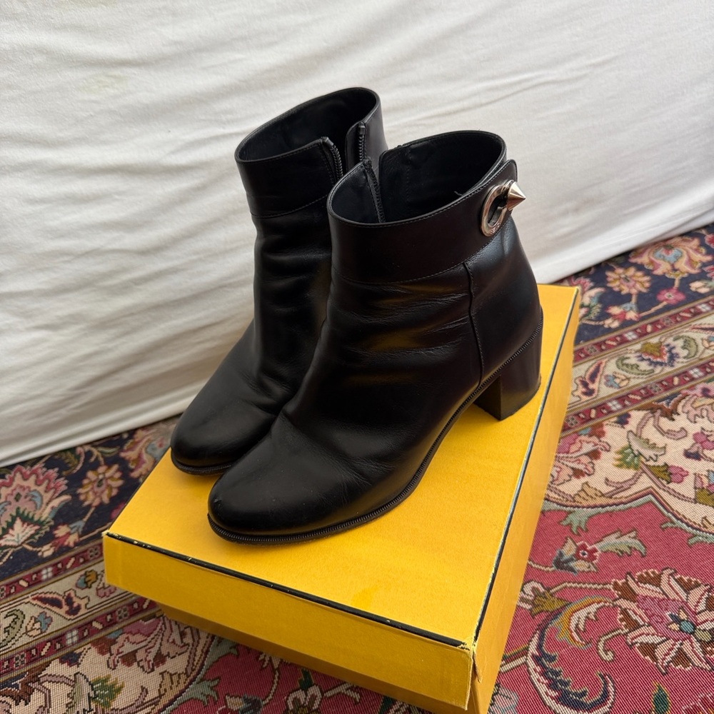 FENDI Black Women's Leather Ankle Boots - Picture 4 of 16
